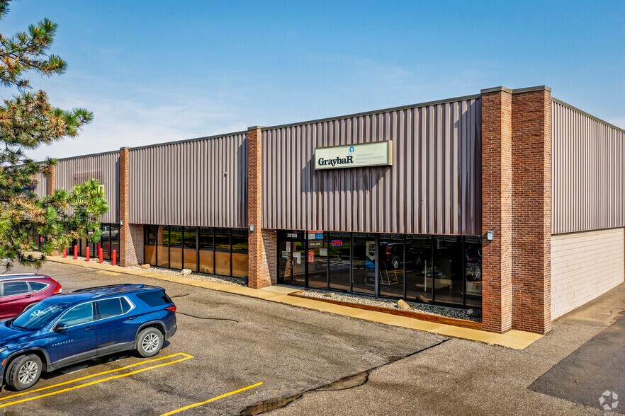 More Photos Of 28188 Schoolcraft Rd, Livonia Warehouse For Lease