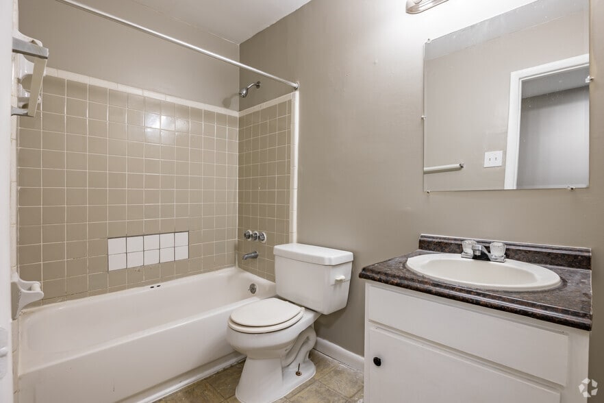 More Photos Of 3937 Glenwood Rd, Decatur Apartments For Sale