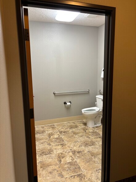 More Photos Of 3724 N Plantation River Dr, Boise Office For Sale