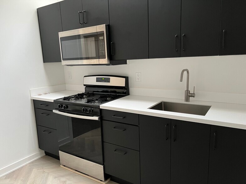 More Photos Of 4300-4304 Upton Ave S, Minneapolis Storefront Retail Residential For Lease