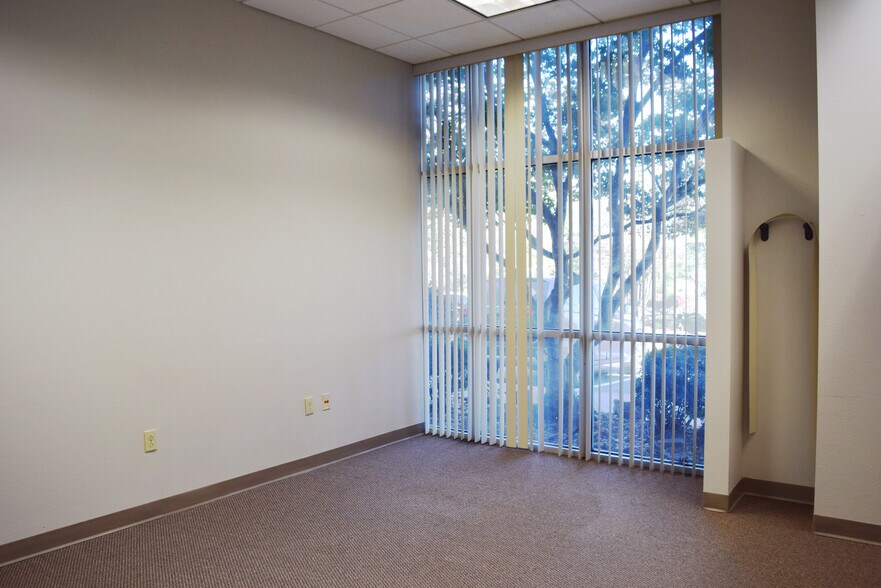 More Photos Of 4700 S Bowman Rd, Little Rock Light Manufacturing For Lease