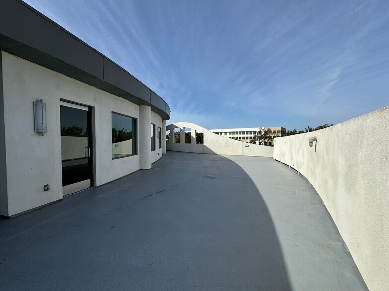 More Photos Of 495 N Old Newport Blvd, Newport Beach Medical For Lease