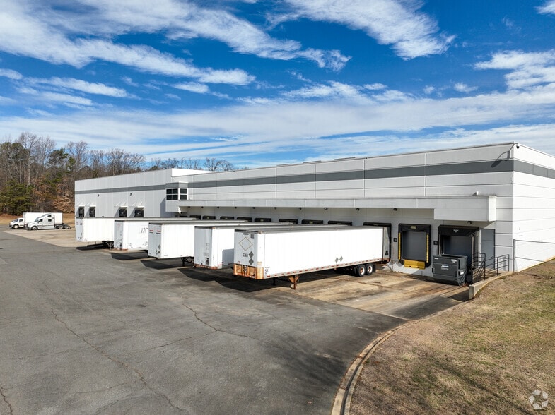 More Photos Of 6900 Morris Estate Dr, Charlotte Manufacturing For Lease