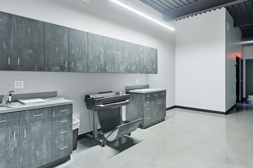 More Photos Of 14217 S 220th St, Gretna Distribution For Lease