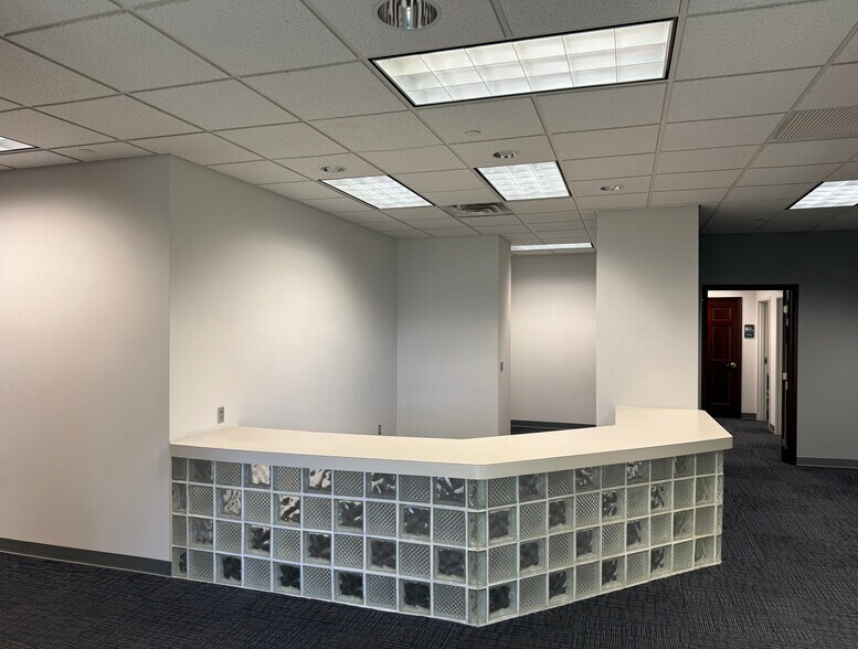 More Photos Of 200 Commerce Dr, Montgomeryville Warehouse For Sale
