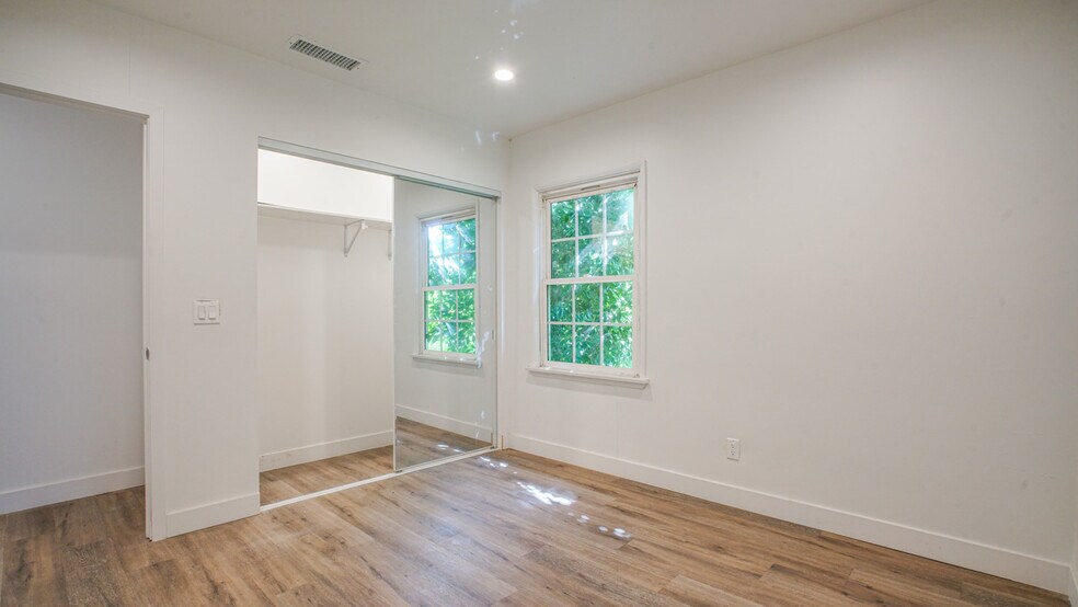 More Photos Of 6112-6114 Saturn St, Los Angeles Apartments For Sale