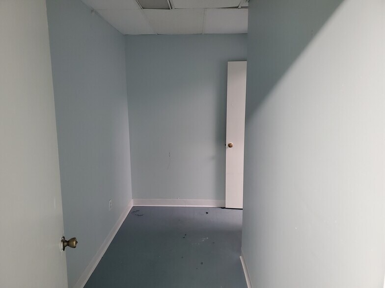 More Photos Of 19635 SW Tualatin Valley Hwy, Beaverton Medical For Lease