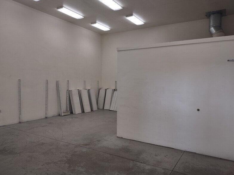 More Photos Of 6010-6012 E Trent Ave, Spokane Freestanding For Lease