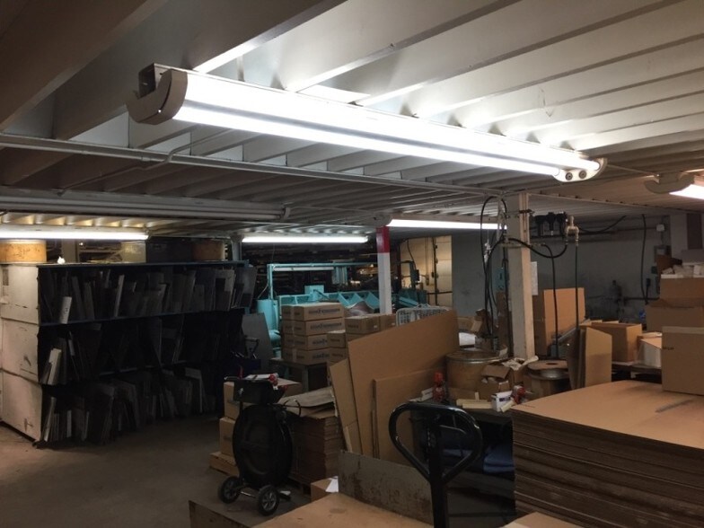 More Photos Of 885 Anita Ave, Antioch Manufacturing For Sale