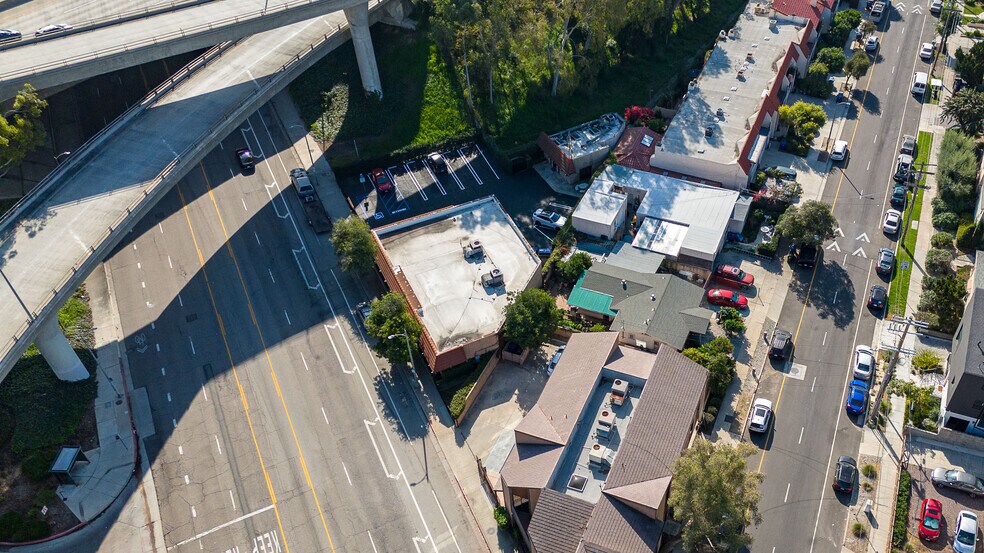 More Photos Of 2900 W Broadway, Los Angeles Office For Sale