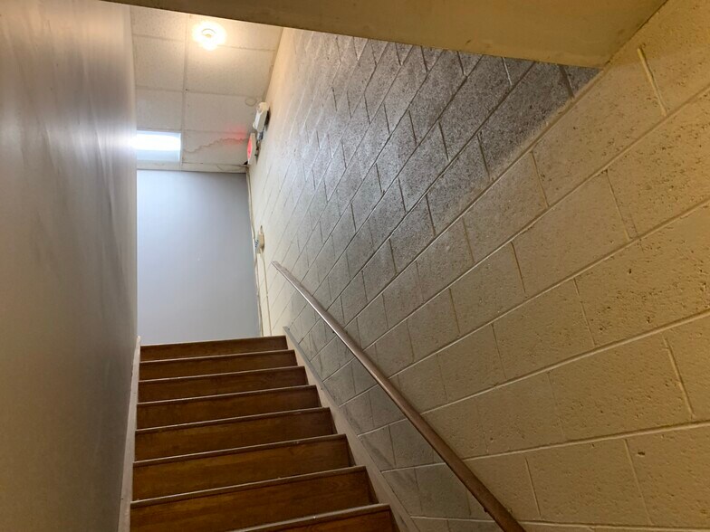 More Photos Of 3415-3501 Windom Rd, Brentwood Warehouse For Lease