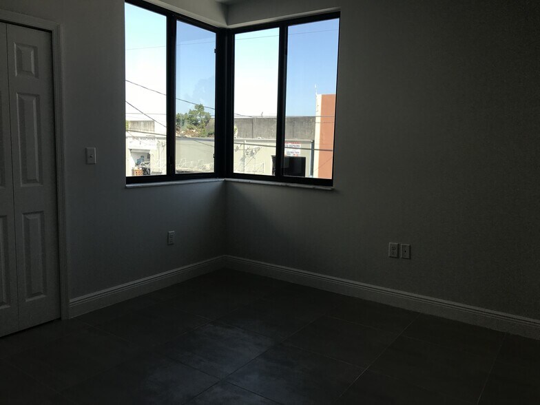 More Photos Of 4364 E 10th Ave, Hialeah Apartments For Sale