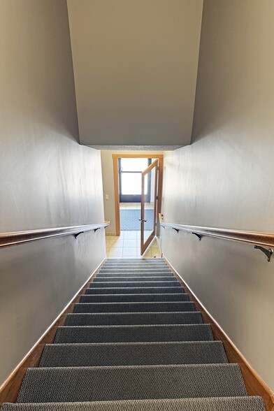 More Photos Of 2085 County Road D E, Maplewood Office For Lease