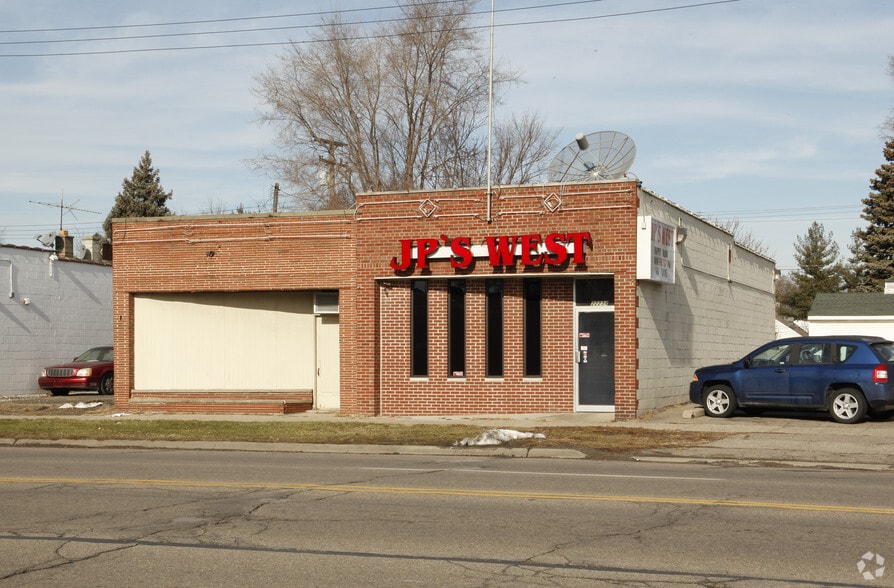 Primary Photo Of 22234-22238 W Warren Ave, Redford Bar For Sale