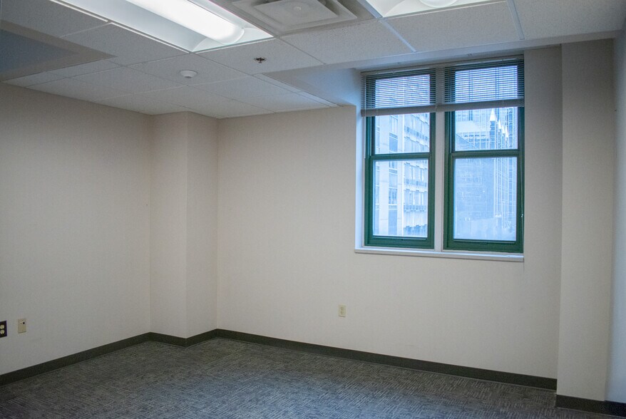 More Photos Of 304 Wood St, Pittsburgh Office Residential For Lease