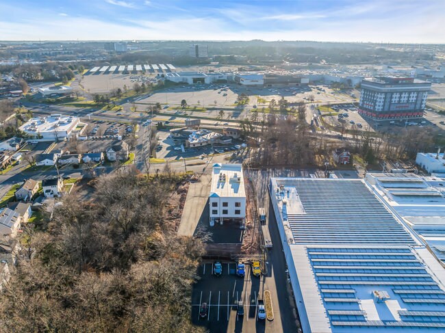 More Photos Of 374 Green St, Woodbridge Coworking Space