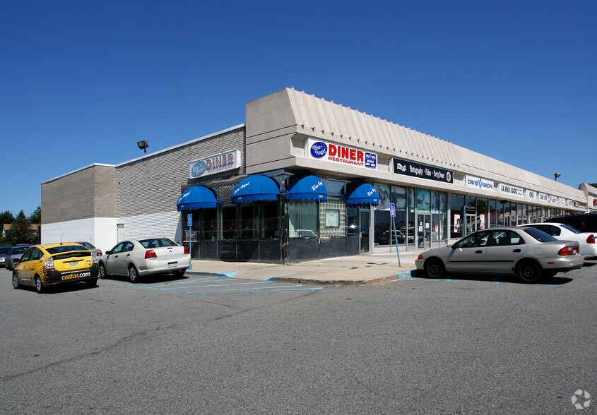 More Photos Of 1022-1054 Old Country Rd, Plainview Unknown For Lease