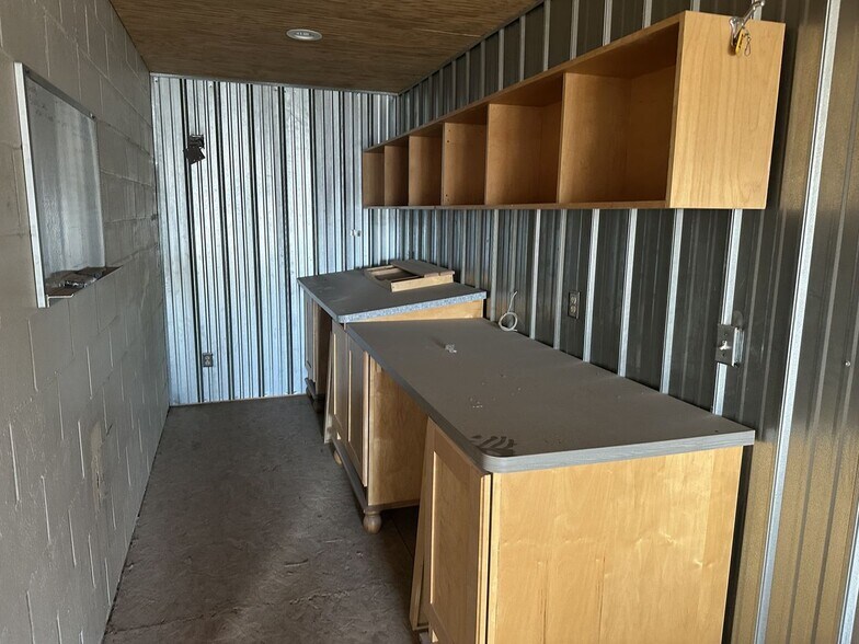 More Photos Of 1959 Sterling Ave NW, Grand Rapids Manufacturing For Lease