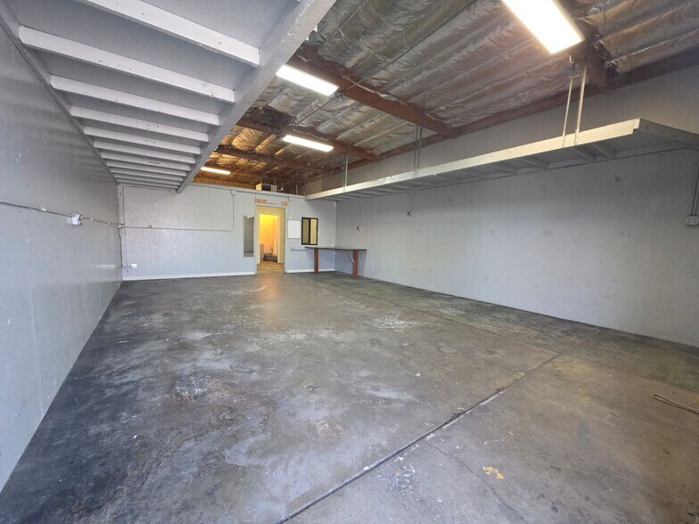More Photos Of 1055 Industrial Way, Sparks Light Distribution For Lease