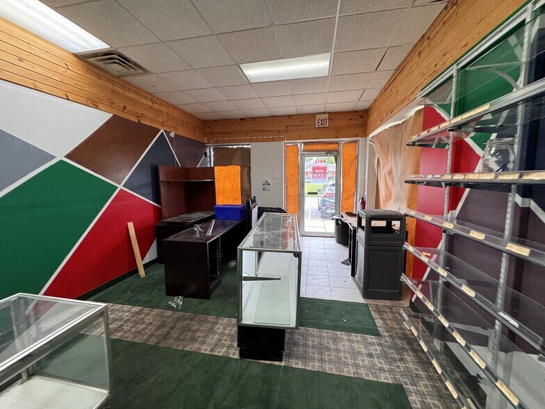 More Photos Of 1312 Hamilton St, Stoughton Freestanding For Lease