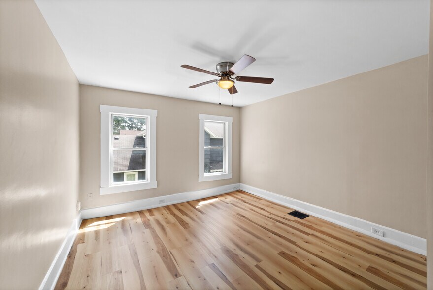 More Photos Of 579 Broadway Ave, Bedford Apartments For Sale