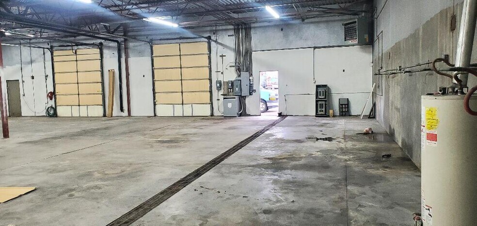 More Photos Of 900 N 400 W, North Salt Lake Manufacturing For Sale