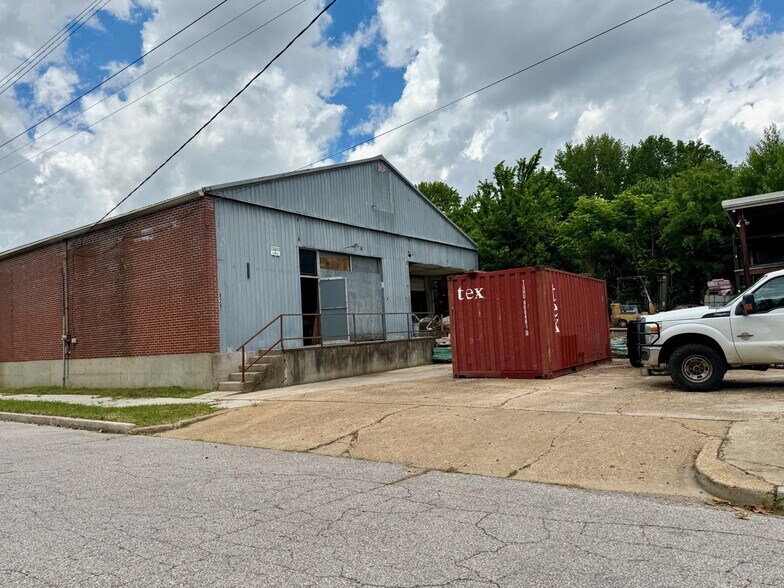More Photos Of 825 Rozelle St, Memphis Warehouse For Sale