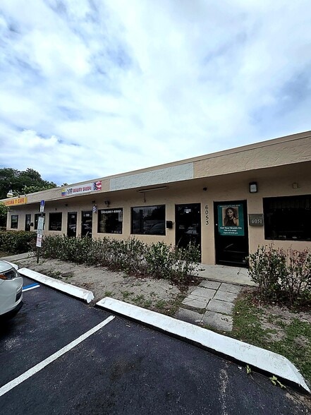 More Photos Of 6051-6059 Johnson St, Hollywood Unknown For Lease