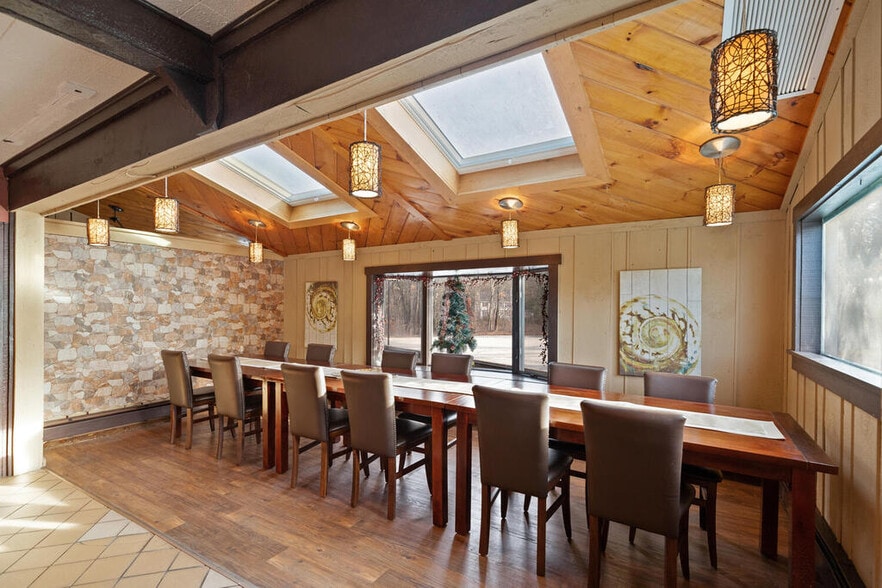 More Photos Of 251 Hampstead St, Methuen Flex For Sale