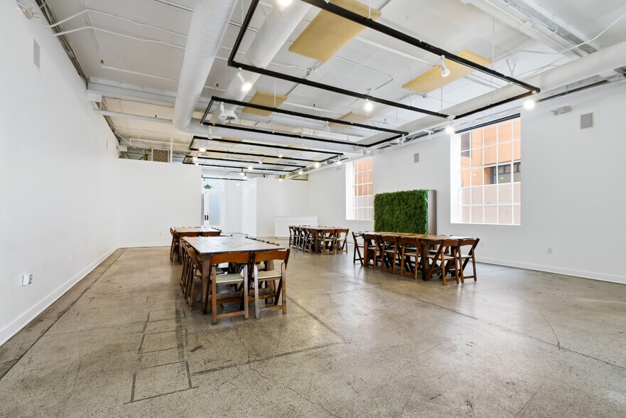 More Photos Of 33 S Fair Oaks Ave, Pasadena Office For Sale
