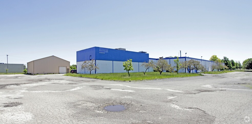 More Photos Of 23800 Research Dr, Farmington Hills Manufacturing For Lease