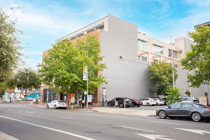 More Photos Of 1530 J St, Sacramento Apartments For Lease