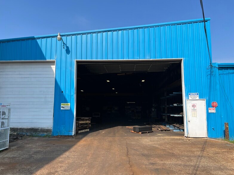 More Photos Of 305 S Main St, Como Manufacturing For Sale