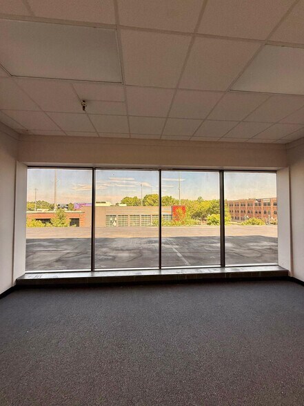 More Photos Of 421 Maiden Ln, Fayetteville Restaurant For Lease