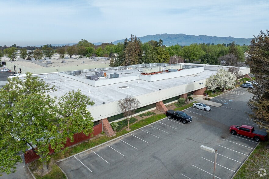 More Photos Of 1921 Ringwood Ave, San Jose Light Manufacturing For Sale