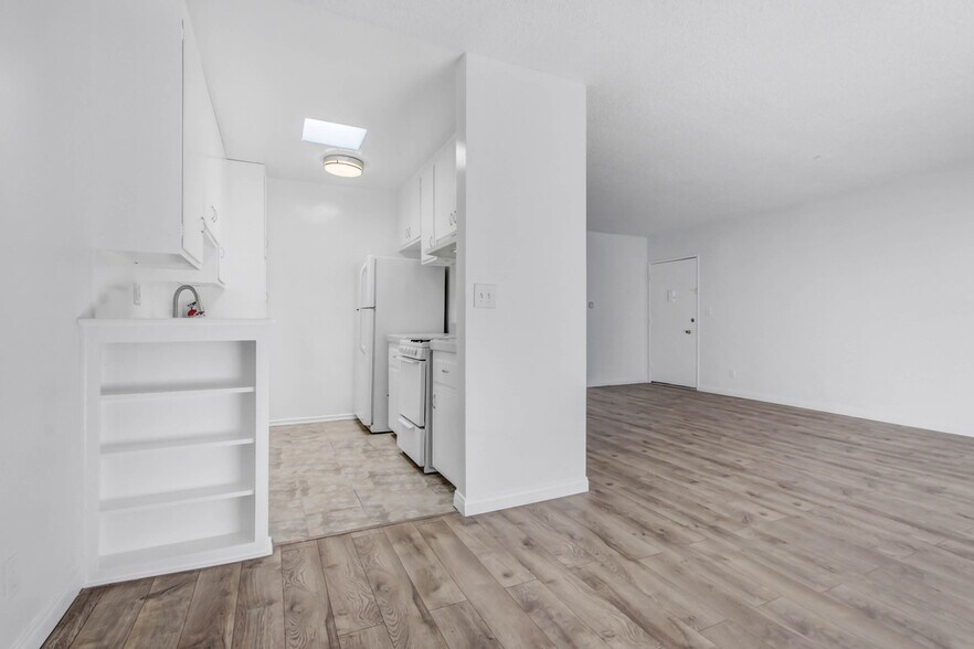 More Photos Of 3625 Mentone Ave, Los Angeles Apartments For Sale