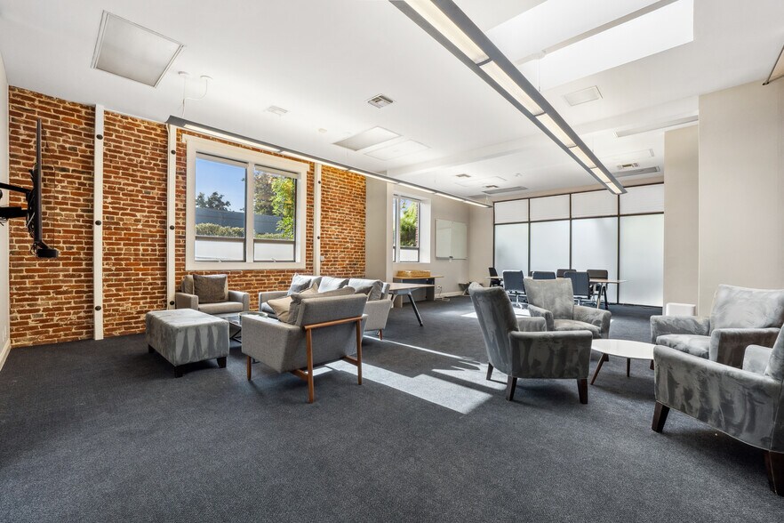 More Photos Of 247 High St, Palo Alto Office For Lease