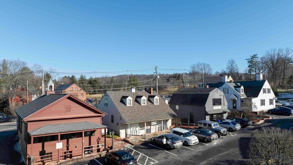 More Photos Of 1-3 Brick Walk Ln, Farmington Unknown For Lease