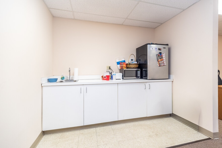 More Photos Of 908-918 Town Center, New Britain Office For Sale