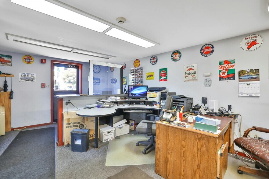 More Photos Of 50-52 Main st, Nyack Flex For Sale