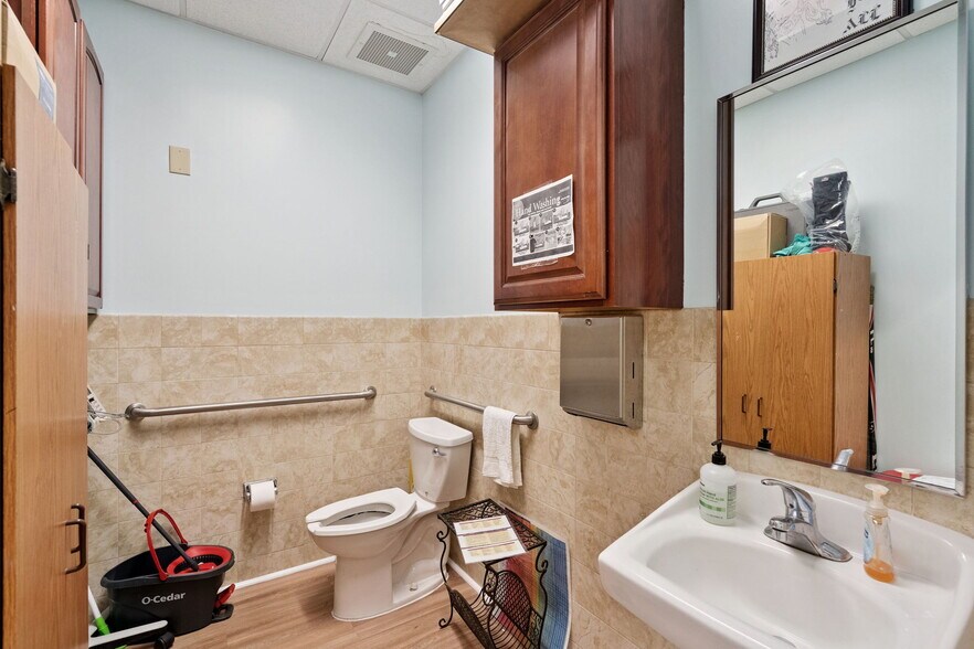 More Photos Of 7560 Red Bug Lake Rd, Oviedo Medical For Sale