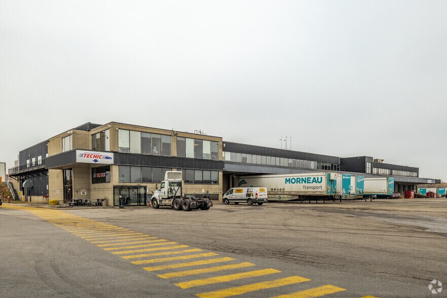 More Photos Of 1040 Boul Saint-Joseph, Gatineau Light Distribution For Lease