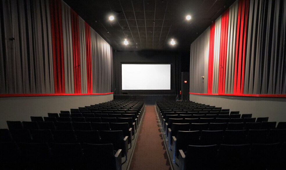 More Photos Of 23-25 W Westfield Ave, Roselle Park Storefront Retail Office For Lease