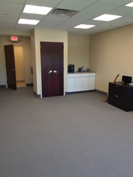 More Photos Of 280 State Route 35, Red Bank Medical For Lease