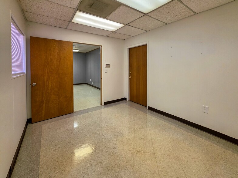 More Photos Of 125 Ruidosa Ave, Abilene Warehouse For Lease
