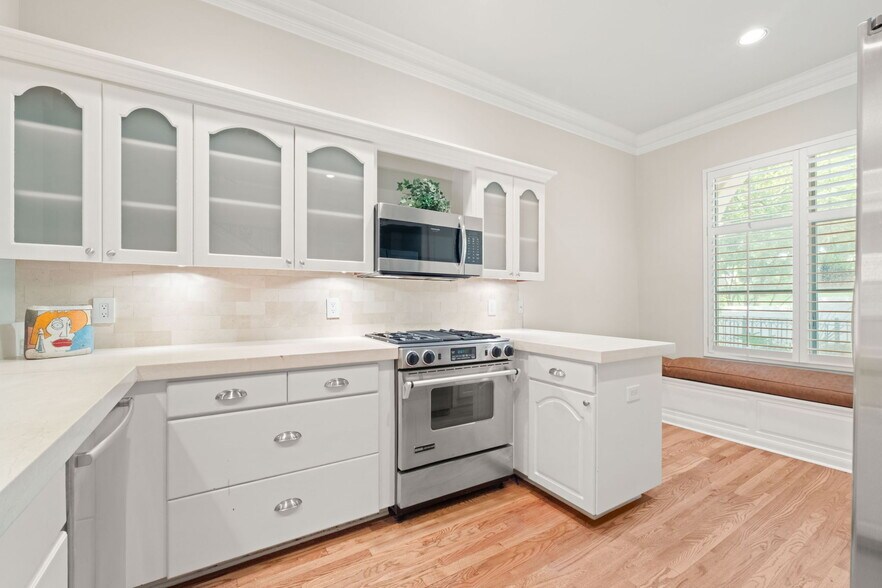 More Photos Of 131 Saint Dennis Ave, Alamo Heights Multifamily For Sale