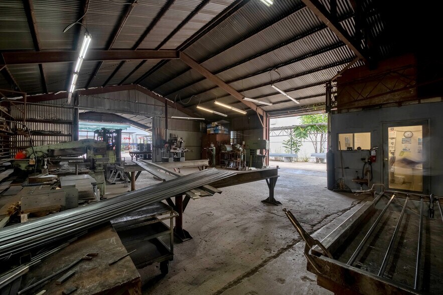 More Photos Of 9900 San Fernando Rd, Pacoima Warehouse For Sale