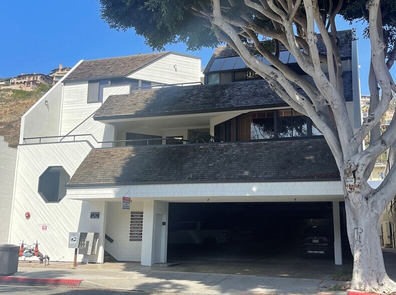 More Photos Of 352 3rd St, Laguna Beach Office For Sale
