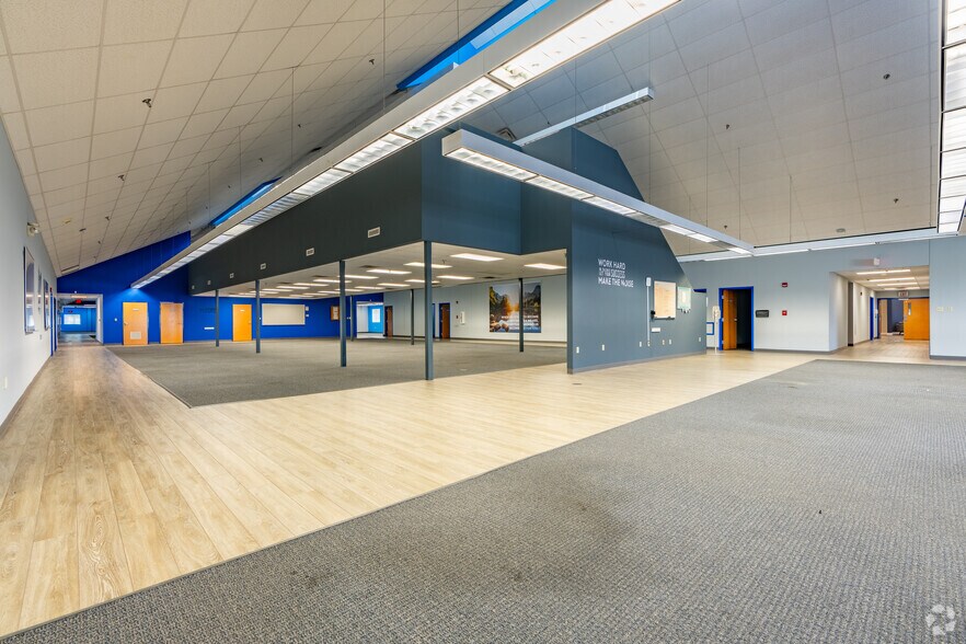 More Photos Of 3839 Forest Hill Irene Rd, Memphis Office For Lease