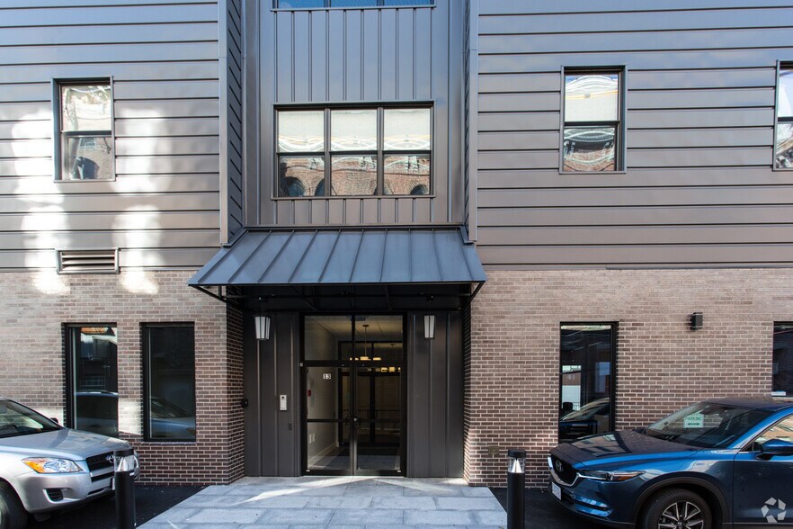 More Photos Of 13 W Central St, Natick Apartments For Lease